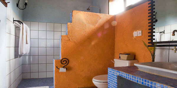 Tloma Mountain Lodge accommodatie interieur badkamer, Ngorongoro Krater in Tanzania Tloma Mountain Lodge accommodatie interieur badkamer, Ngorongoro Krater in Tanzania
