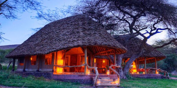 Tortilis Safari Camp is een exclusief camp met adembenemend uitzicht op de Kilimanjaro. Tortilis Safari Camp is een exclusief camp met adembenemend uitzicht op de Kilimanjaro.