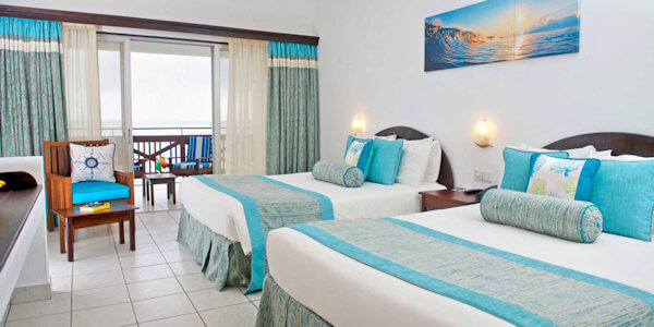 Voyager Beach Resort & Spa accommodatie interieur seaview room, Bamburi en Shanzu Beach in Kenia
