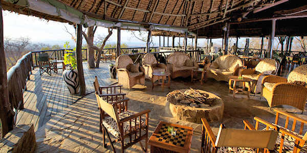 Vuma Hills Tented Camp restaurant en lounge, Mikumi Nationaal Park in Tanzania Vuma Hills Tented Camp restaurant en lounge, Mikumi Nationaal Park in Tanzania