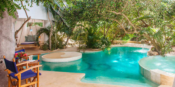 Zwembad met jacuzzi Zwembad met jacuzzi