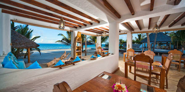 Waterlovers Beach Resort accommodatie tides restaurant, Diani Beach in Kenia