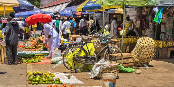 Kleurrijke markt, Zanzibar Stone Town in Tanzania Kleurrijke markt, Zanzibar Stone Town in Tanzania