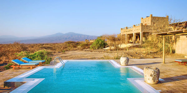 Ziwani Lodge accommodatie zwembad terras, Lake Eyasi in Tanzania Ziwani Lodge accommodatie zwembad terras, Lake Eyasi in Tanzania
